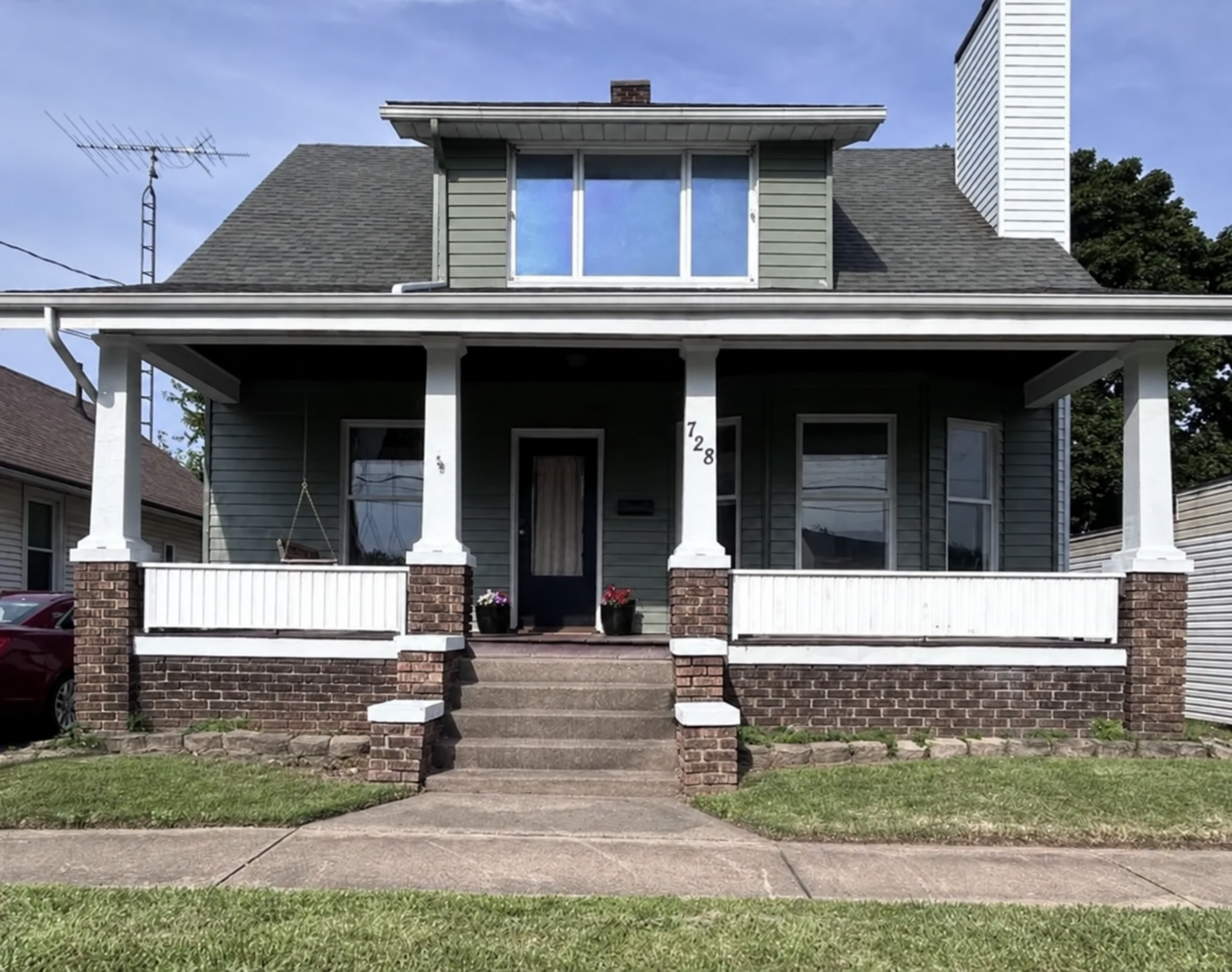 Front exterior at 728 Franklin St